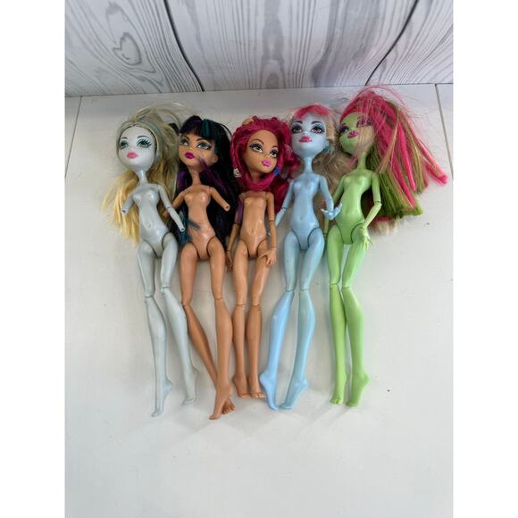 Monster High Misfit Doll Lot - Set of 5 dolls (Limbs missing) - Picture 1 of 7